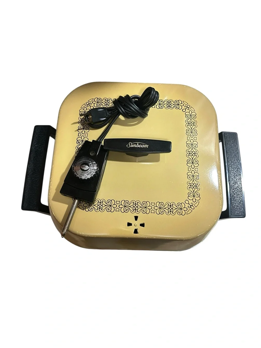 Vintage 70s Sunbeam Electric Skillet Frying Pan Harvest Gold 426A w/Lid